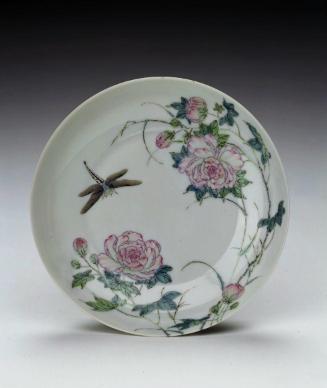 Dish decorated with design of hibiscus and dragonfly