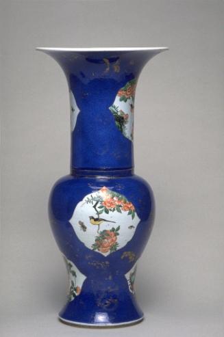 Vase with design of birds and flowers