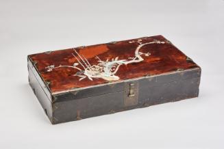Box with plum tree motif