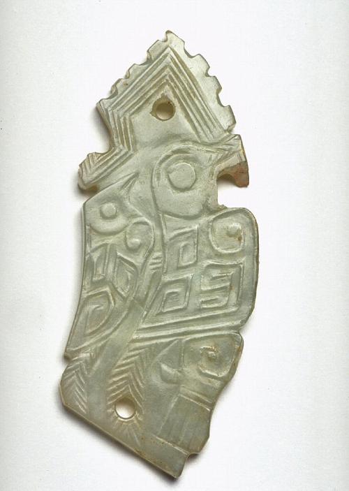 Pendant with a design of two birds in an ancient style