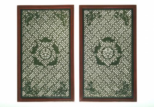 Table screens decorated with five bats and shou medallions
