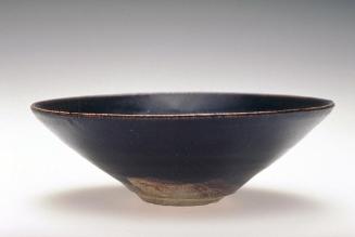 Bowl with reflections of plum branches under the half-moon