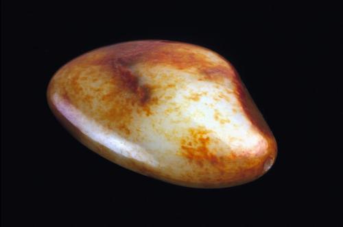 Snuff bottle in the shape of a pebble