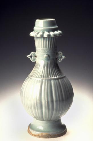 Vase with serrated garland below the mouth