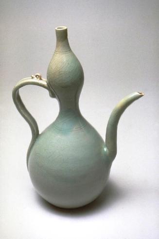 Ewer in the shape of a gourd with lotus design