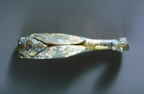Belt hook in form of cicada
