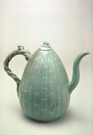 Ewer with lid
