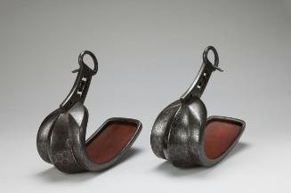Stirrups with hexagonal floral design