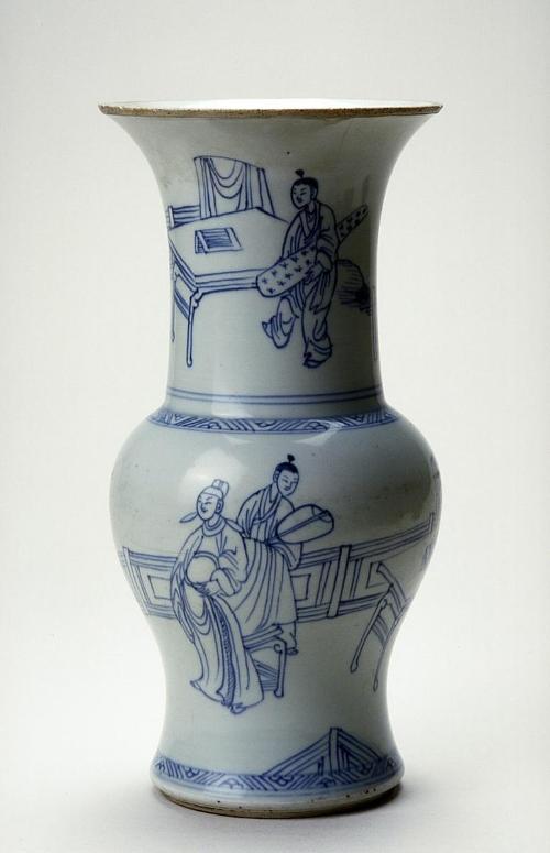 Vase with a scene of playing the zither under the moon