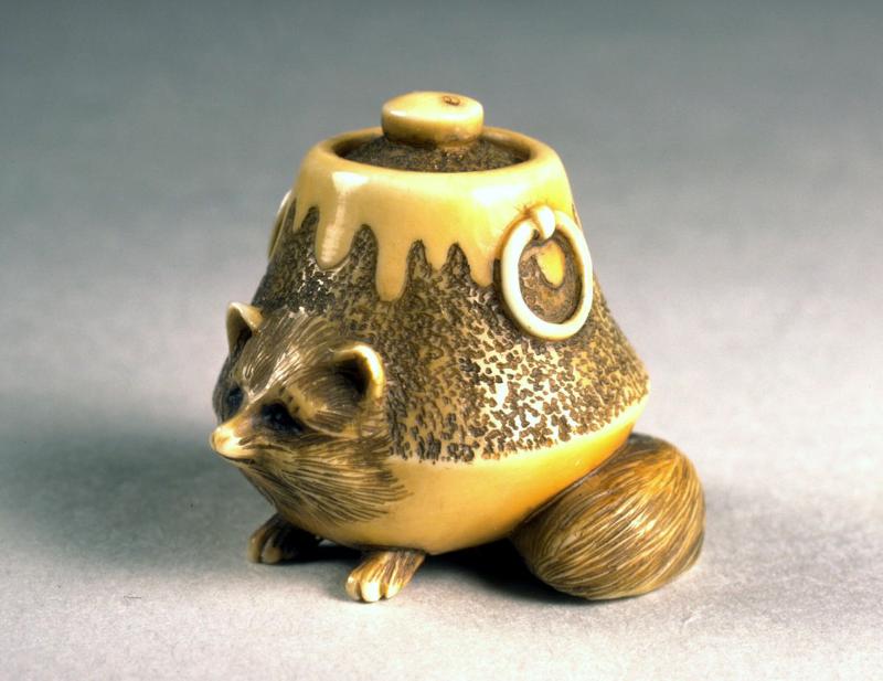 The tanuki (raccoon dog) that turned into a tea kettle (from the