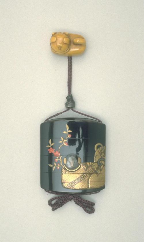 Netsuke of dog-shaped talisman (inuhariko)