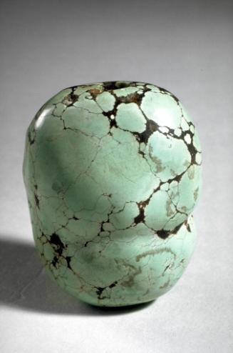 Snuff bottle in the shape of a pebble
