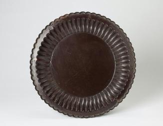 Chrysanthemum-shaped dish