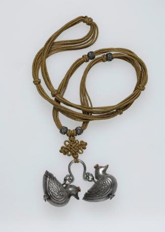 Necklace with pendant in the shape of Mandarin ducks