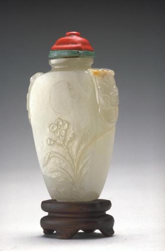 Snuff bottle decorated with narcissus
