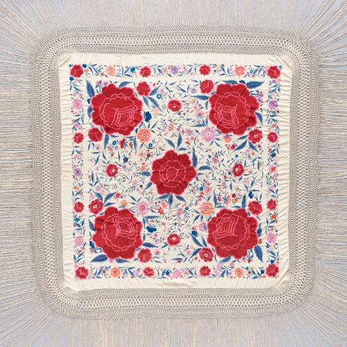 Woman's shawl (manton de Manila)