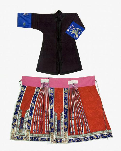 Upper garment and Chinese woman's pleated skirt