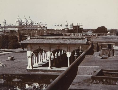 Pearl Mosque, Agra Fort (with Diwan-I Aam in foreground)