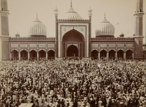 Worshippers at the Jami Masjid, Delhi