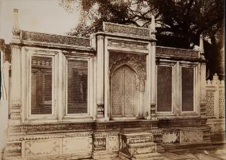 Marble tomb screen