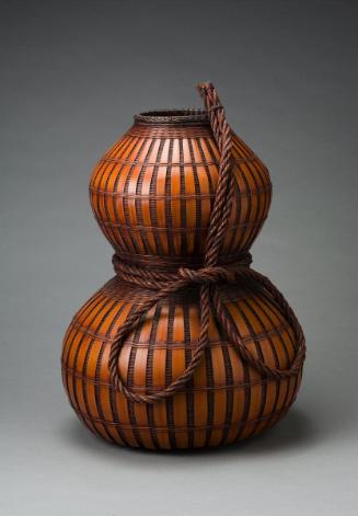 Gourd-shaped flower basket
