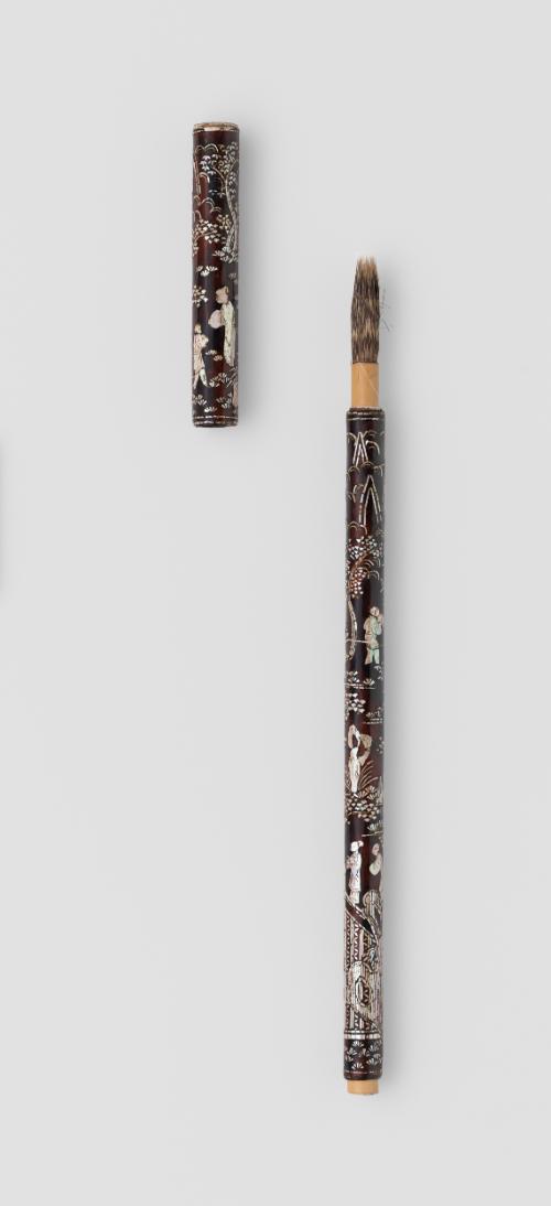 Paint brush with lacquer stem