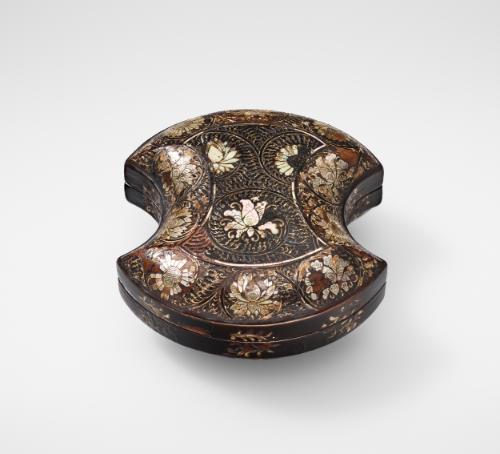 Ingot-shaped incense box with floral design