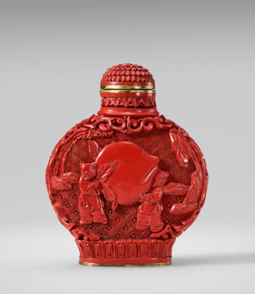 Snuff bottle boys carrying auspicious peach and Buddha's hand citron