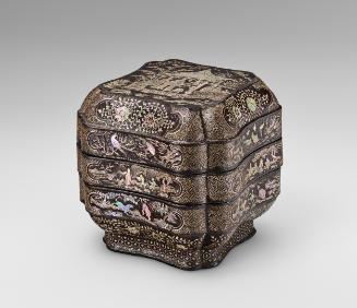 Tiered box