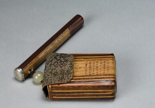 Pipe container and tobacco case (tonkotsu)
