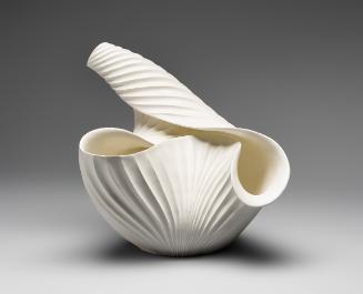 Leaf-shaped vessel