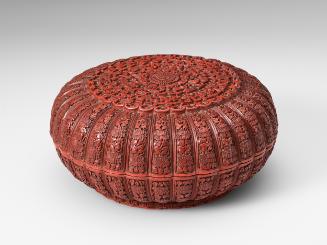 Round covered box, one of a pair (pair with B60M307)