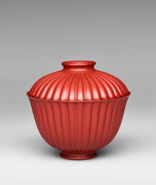 Lidded cup with inscribed poetry by Emperor Qianlong