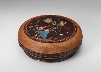 Covered round box decorated with pheasants and flowers