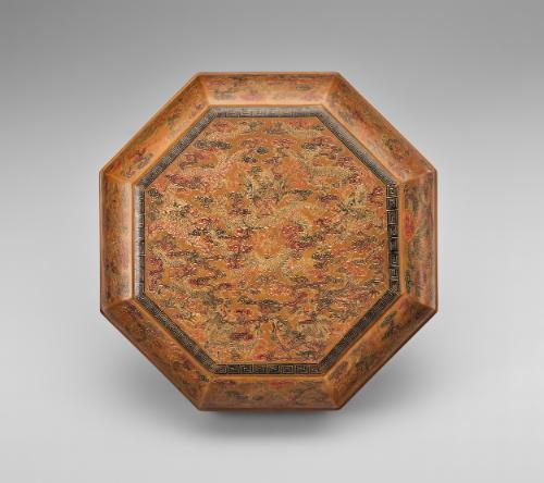 Octagonal box with dragons