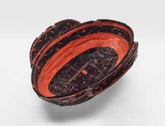 Shallow oval bowl