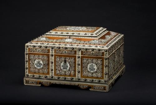 Box with representations of Brahma, Ganesha, Rama, Krishna, and other Hindu deities and mythological figures